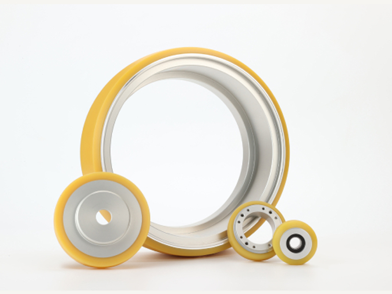 OHT包胶轮在高带宽存储器(HBM)芯片制造生产线的应用